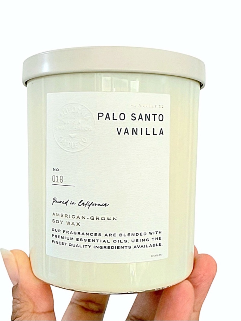 Leoben Company Palo Santo Vanilla No.18 Luxury Scented Candle - Cream